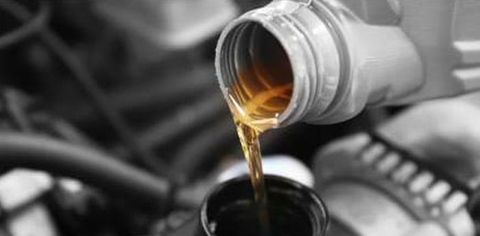 Ganti oli mesin secara rutin dan tepat waktu, agar performa mesin selalu terjaga baik.