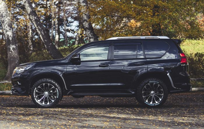 Modifikasi Toyota Land Cruiser Prado pakai pelek Wald 22 inci