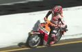 Video Tabrakan Marc Marquez Pakai Bebek Honda, Waduh!