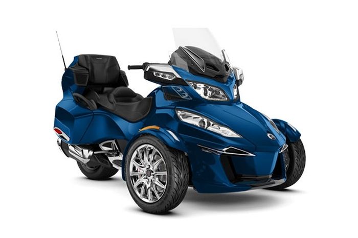 Can Am Spyder dengan konsep tiga roda khasnya 