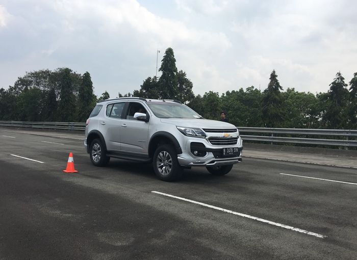 Uji akselerasi 0-100 km/jam