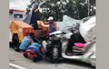Karimun Pelat W Terkoyak di Tol Semarang-Solo, Petaka Banting Setir ke Lajur Ini