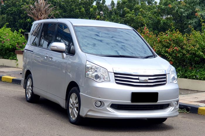 Kisaran harga Toyota NAV1 tahun 2014 seken.