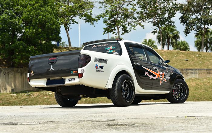 Ubahan simpel diberikan pada bagian belakang Mitsubishi Triton
