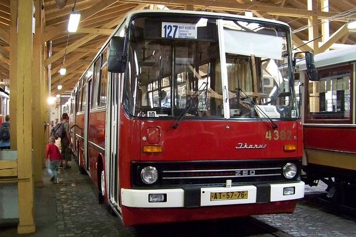 Salah satu bus Ikarus