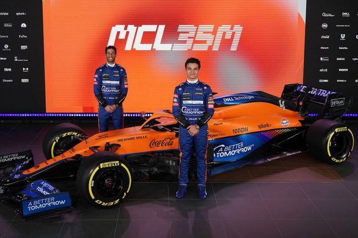 Tim McLaren dengan dua pembalapnya. Daniel Ricciardo (kiri) dan Lando Norris