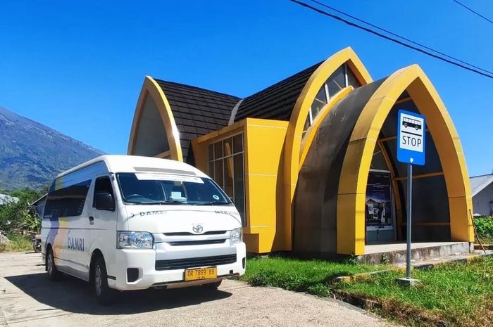 Angkutan DAMRI di wilayah NTB