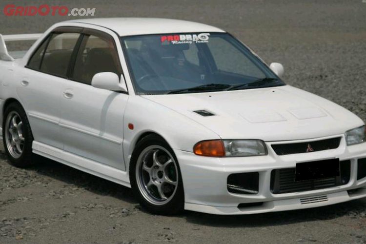 Dapat Dalam Kondisi Mengenaskan Lihat Lancer Evo Iii Ini Sekarang Gridoto Com