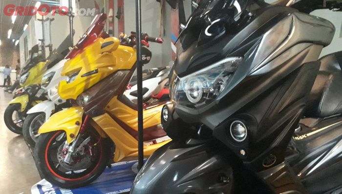 Ubahan lampu di NMAX Customaxi Yamaha Makassar