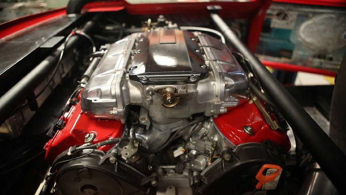 Mesin Honda Acura V6 kapasitas 3.500cc pada MINI Cooper S