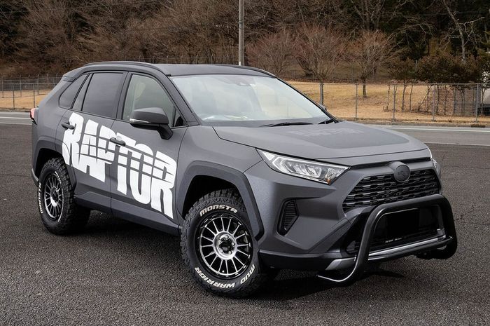 Modifikasi Toyota RAV4 gaya ALTO hasil garapan Raptor Jepang