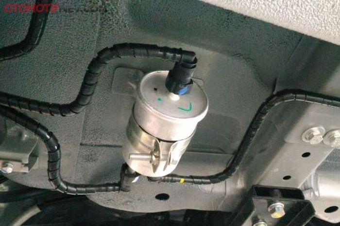 Ilustrasi filter bensin luar Wuling Confero S
