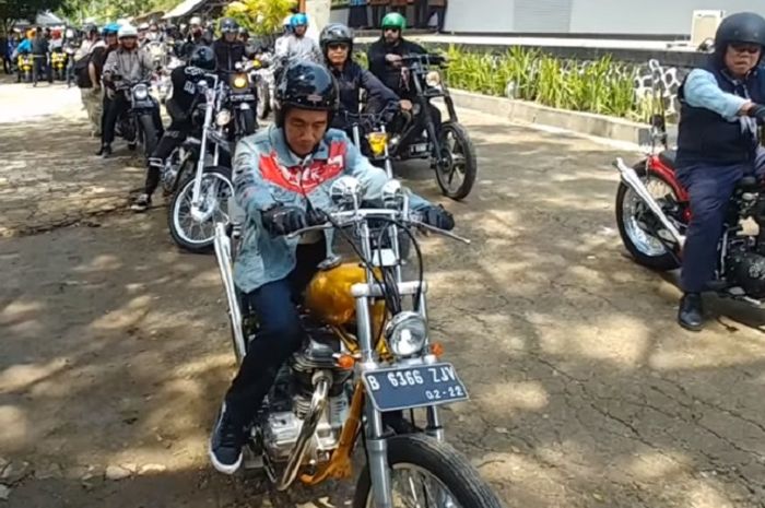 Presiden Jokowi pimpin rombongan turing