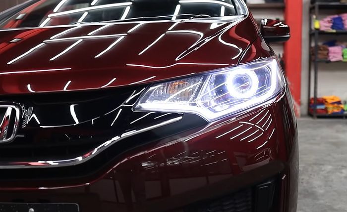 Headlamp Honda Jazz GK5 diupgrade pakai lampu LED plus DRL
