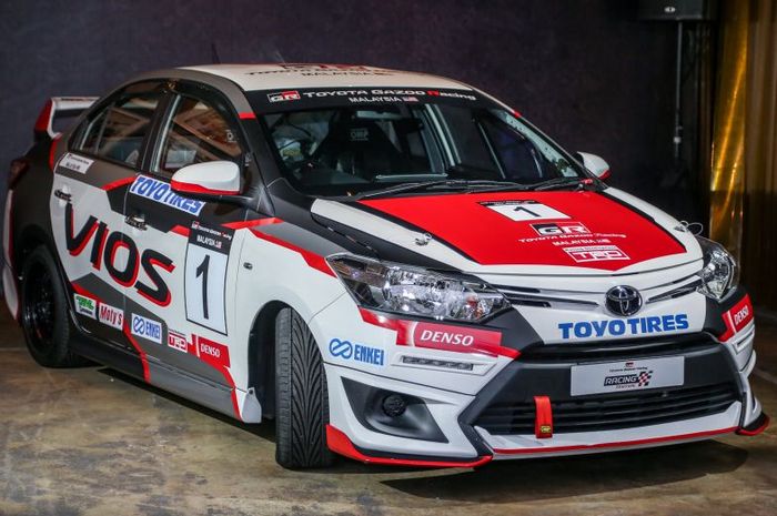 Toyota Vios balap untuk ajang Vios Challenge Race di Malaysia