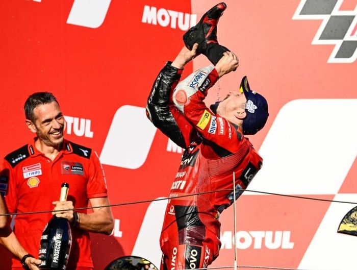 adi persembahan terakhir untuk Ducati, Jack Miller rayakan dengan shoey setelah menang di MotoGP Jepang 2022