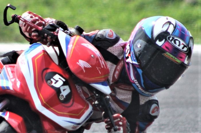 Veda Ega Pratama pembalap Tim Astra Racing Team (ART) menggunakan sistem pengereman dari RCB