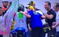 Valentino Rossi Sampai Masuk Trek Sepang,  Hampiri Anak Didiknya