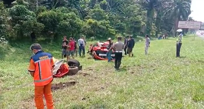 Kecelakaan McLaren MP4 12C di tol Jagorawi  (3/5/2020)