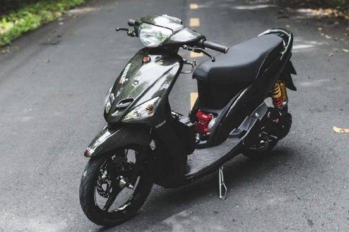 Modifikasi Yamaha Mio dengan jubah carbon 
