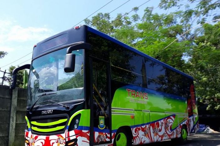Bus model baru dari karoseri KMN Bogor