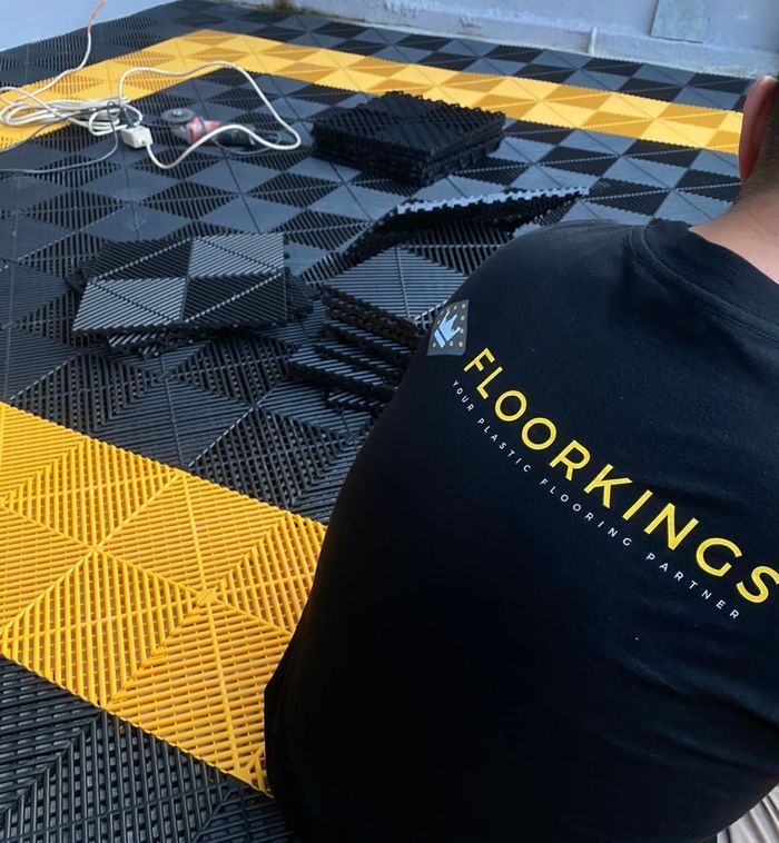 Modular floor saat proses pemasangan dan dilihat dari dekat