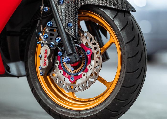 Pengereman depan Yamaha NMAX pakai Brembo 4p