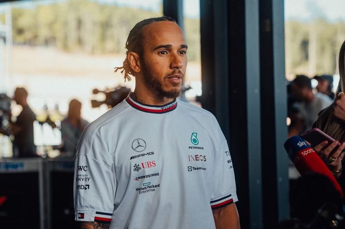 Lewis Hamilton menjelaskan kepada media mengenai bentrokan dengan Fernando Alonso di balap F1 Belgia 2022