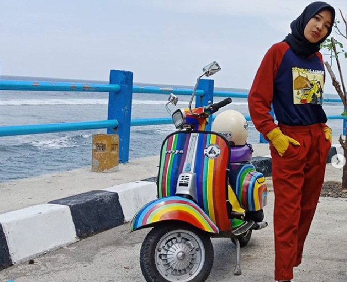 Wawa, lady biker saat riding ke Pantai Senggigi