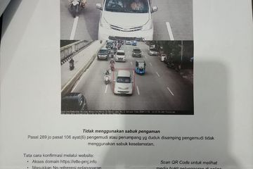 Kapri Styles oz qin bilan bir Dik bounces