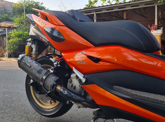 Yamaha XMAX pasang knalpot racing dan ganti jok Euro Comfort
