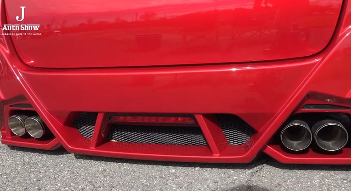 Tampilan bumper belakang Toyota Vellfire dibikin lebih sporty