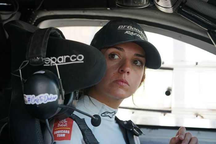 Cristina Gutierrez di balik kemudi Mitsubishi Eclipse Cross pada Reli Dakar 2019 di Peru