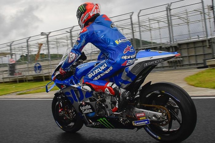 Alex Rins adalah pembalap MotoGP pertama yang mengasal dengan motor prototipe di Mandalika untuk tes MotoGP Indonesia. 