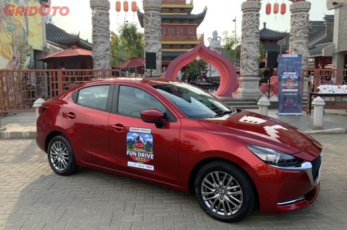 Mazda2 Sedan berpartisipasi dalam Holiday Fun Drive (HFD) 2023, perjalanan dimulai dari Old Shanghai Sedayu City, Jakarta Utara.