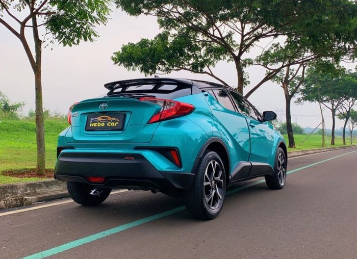 Toyota C-HR di showroom mobil bekas Hebo Car