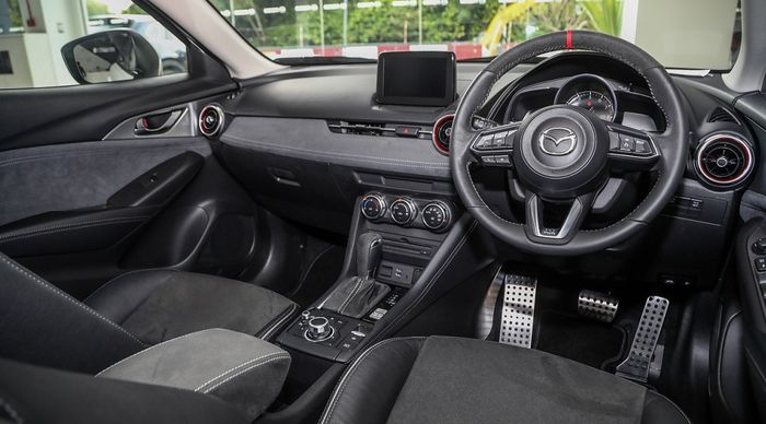 Tampilan kabin Mazda CX-3 Limited Edition 100th Anniversary