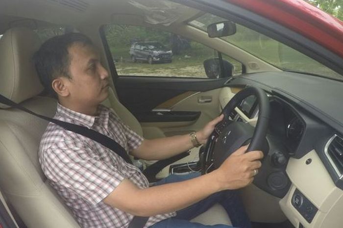 Xpander Ultimate jaga fokus pengendara dengan tombol yang tersedia pada setir