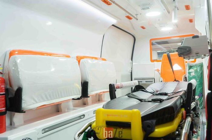 Kabin ambulans Covid-19 VIP buatan Baze dengan fitur medis lengkap dan partisi