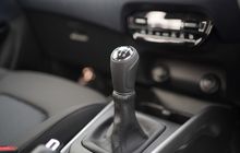 Biasa Pakai Mobil Matic, Bahayakah Jika Pengemudi Langsung Gunakan Manual? Begini Kata Ahlinya