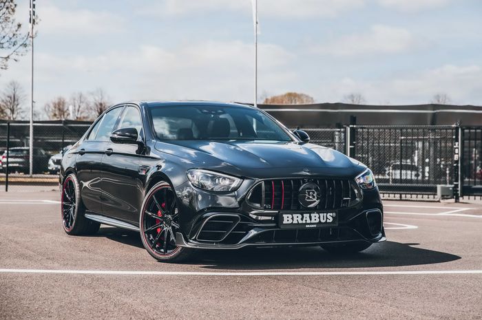 Modifikasi Mercedes-AMG E63 hasil garapan Brabus, Jerman