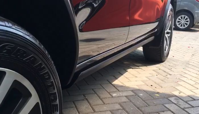 Footstep elektrik untuk Toyota Fortuner di Automania