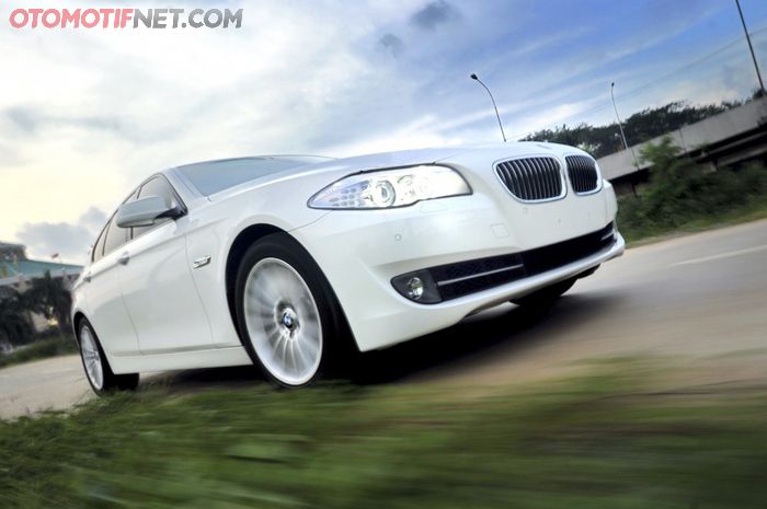 Ilustrasi BMW 535i Gran Turismo