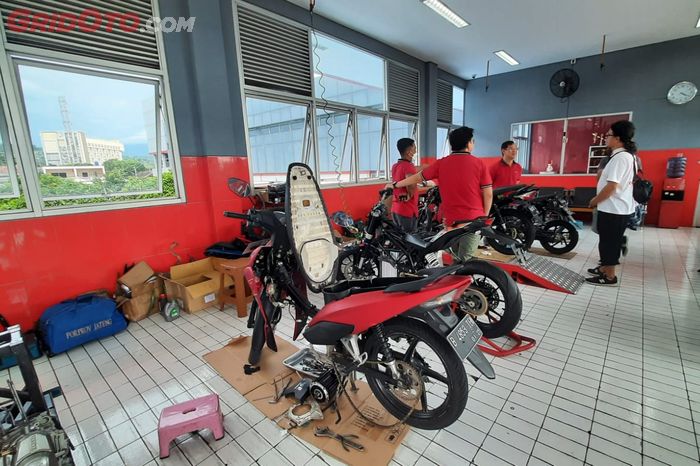 Konversi motor listrik di BRT