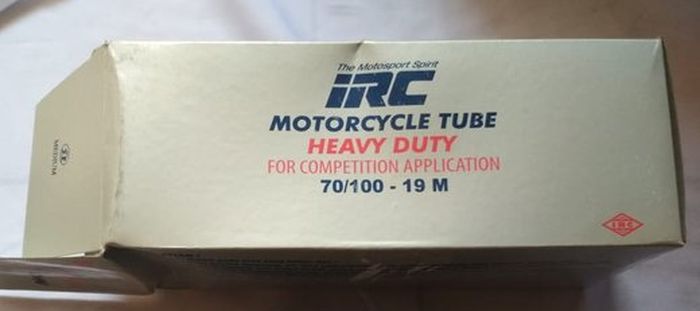 Ban dalam untuk motor trail berbeda dengan ban dalam on road biasa, bahannya lebih tebal