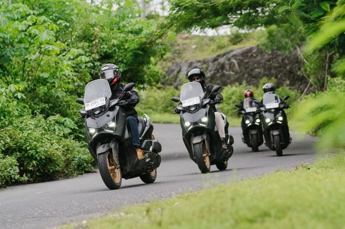 Dalam media test ride, Tour de Bali (21-23/12) lalu, Otomotifnet juga turut merasakan riding position &amp; handling Yamaha XMAX Connected