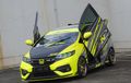 Honda Jazz Pintu Gunting, Kuning Hitam Andalan, Spoiler Carbon Bikin Sendiri