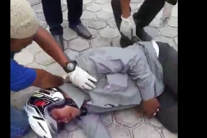 Pertolongan pertama untuk pemotor yang kecelakaan