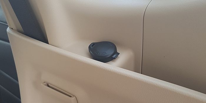 soket belakang xpander