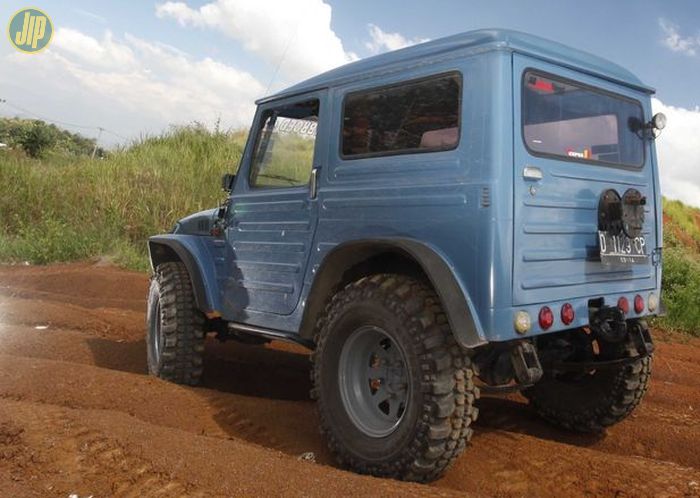 Suzuki Jimny Jangkrik ini dipasangi ban Simex extreme trekker ukuran 31x10.5R15 